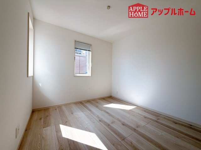 [中古住宅] さいたま市中央区鈴谷の洋室|居室は全室収納あり！たっぷりある収納活用でお部屋もキレイを保てます♪