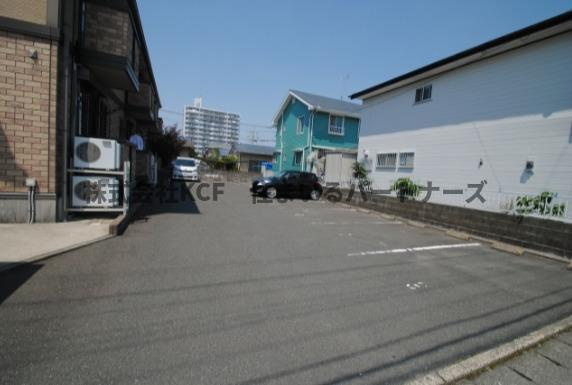 エトワールの駐車場|カースペースがあります
