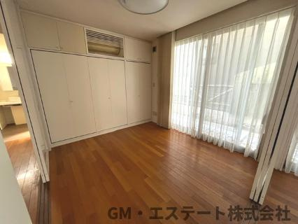 宮崎市祇園4丁目　事務所付住宅の洋室