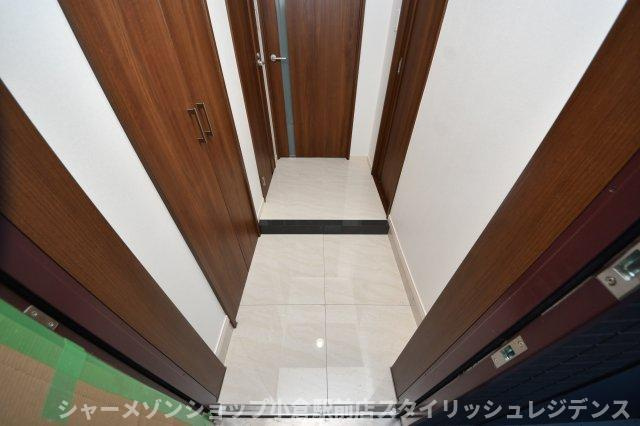 プレジデンス ざ 三萩野の玄関
