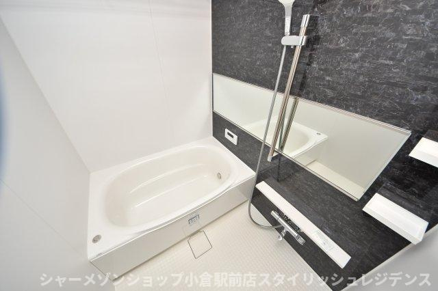 プレジデンス ざ 三萩野の浴室