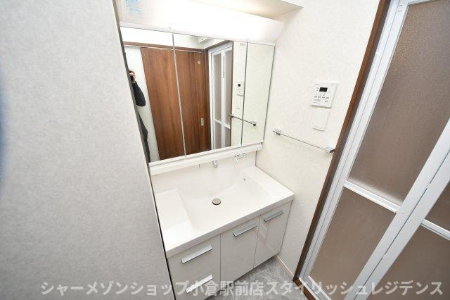 プレジデンス ざ 三萩野の洗面所