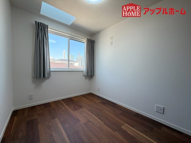 [中古住宅] さいたま市中央区下落合の洋室|居室は全室収納あり！たっぷりある収納活用でお部屋もキレイを保てます♪