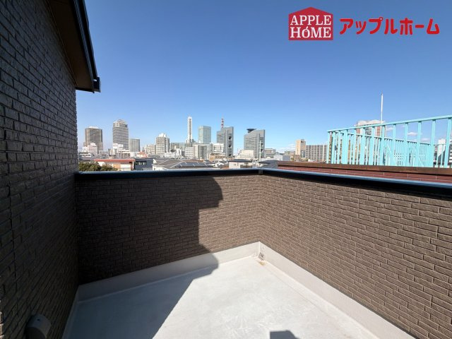 [中古住宅] さいたま市中央区下落合のバルコニー|屋上は広々バルコニー