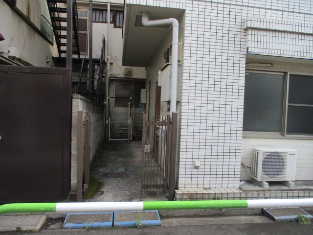 中崎マンションのエントランス