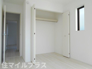 【洋室】 | 郡山市田村町金屋新築一戸建て2棟 | 明るい洋室です