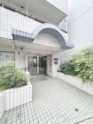 【エントランス】 | LAZPLACE TUNASHIMA | 最寄り駅徒歩１０分
