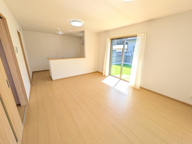 ひたちなか市相金町13番　新築戸建ての居間・リビング