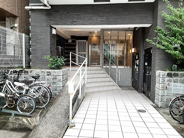 フェルクルール赤羽岩淵のエントランス