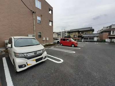 【駐車場】 | エレガントヒル参番館 | 駐車場があります