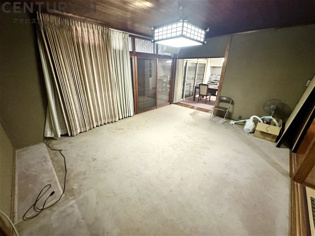 宝塚市泉ガ丘戸建の居間