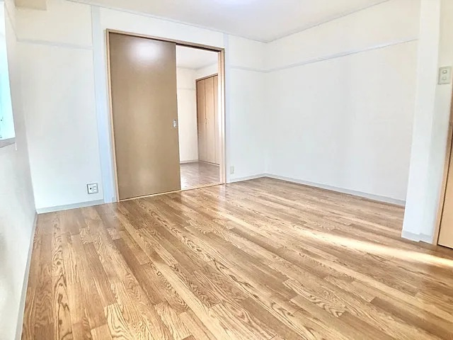 中田ハイツの居間・リビング