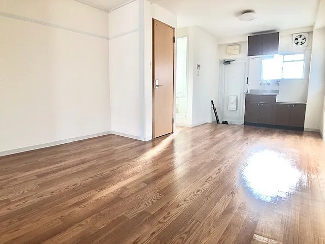 中田ハイツの居間・リビング