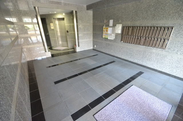 パレス東洋神戸３号館のロビー