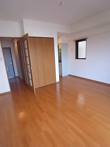 パレス東洋神戸３号館の居間・リビング