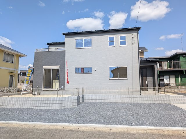 小美玉市清風台団地第6の外観|【月々4万円台〜】
写真だけでは伝わらない快適さを、ぜひ現地で体感しませんか？
即日見学可能です！平日のご案内も可能です♪
お気軽にお問合せください！