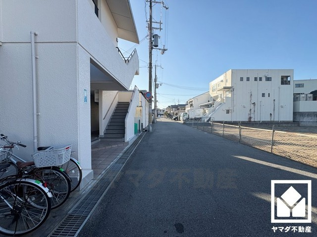 イスズハイツベル立花パート1のその他|「スギドラッグ尼崎西立花店」まで徒歩4分、「セブンイレブン尼崎浜田町2丁目店」まで徒歩4分、「グルメシティ西大島店」まで徒歩5分など、お買い物施設が徒歩5分圏内に複数あり便利な住環境です。