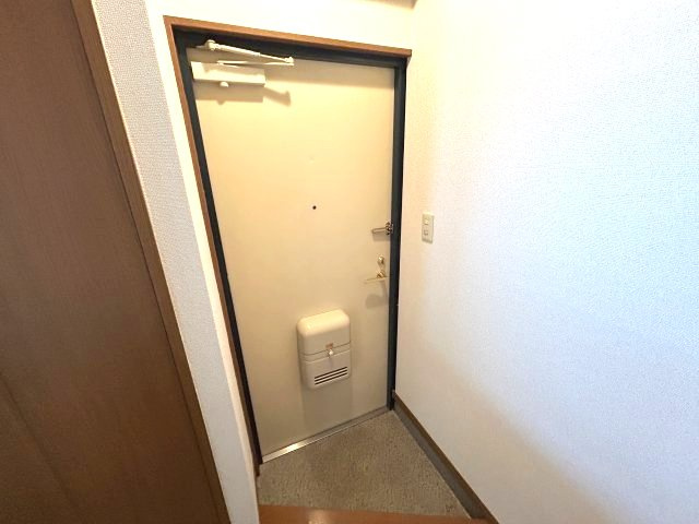 ブロスコート住吉の玄関