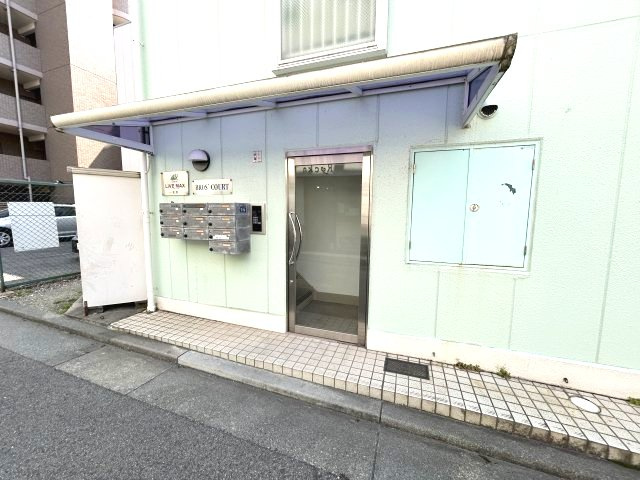ブロスコート住吉のエントランス