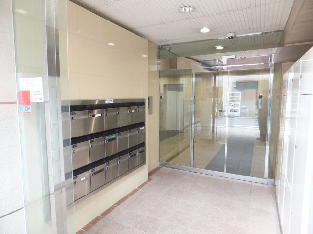 アメニティ市川のエントランス