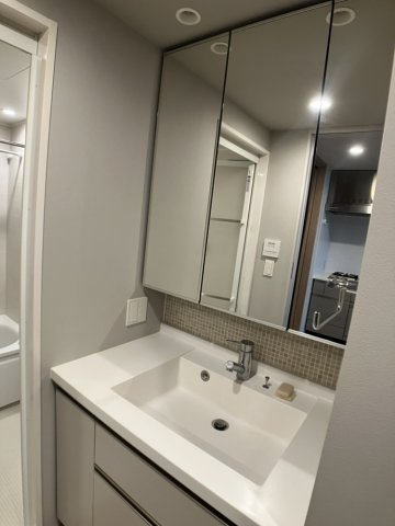 イニシア練馬北町レジデンスの独立洗面台|洗面化粧室