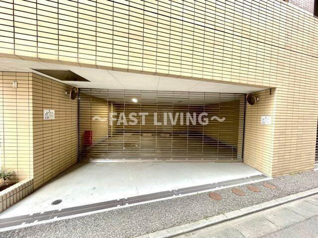 レジディア神田岩本町の駐車場