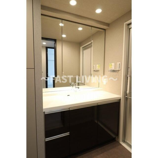 コンフォリア秋葉原ノースの洗面所