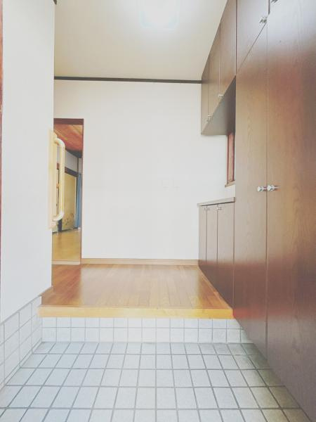 富士市三ツ沢の中古一戸建|【現況販売】玄関内部 