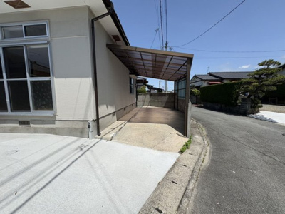 【駐車場】 | 椿黒町売家 | 駐車場の近くに外水栓があるため、洗車にとても便利です。