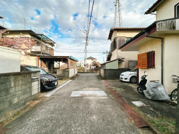 富士宮市小泉の中古一戸建|前面道路の様子 