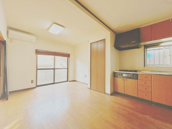 富士宮市小泉の中古一戸建|リビング別角度 