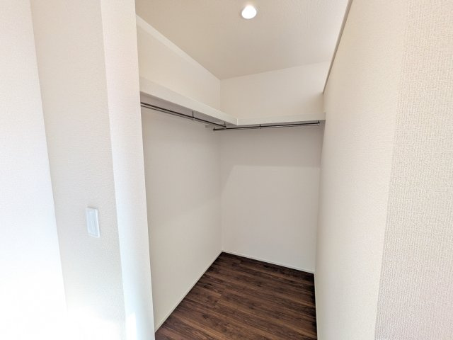 水戸内原町　第12　新築戸建　1号棟の収納|衣類や季節ものバッグ、帽子などの小物もまとめて収納できる広々としたウォークインクローゼット♪