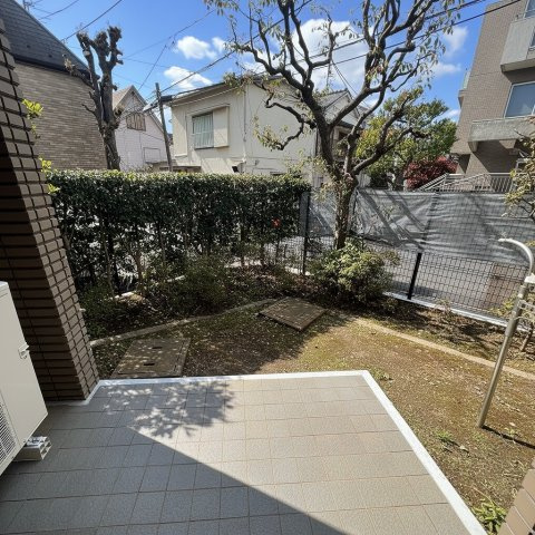 プレステージ千駄木の庭