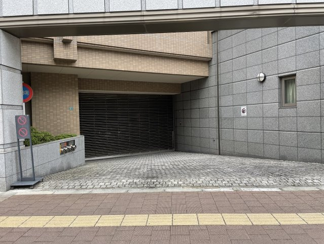 コスモ巣鴨シティフォルムの駐車場