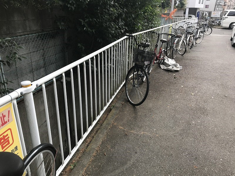 自転車を置くスペースもございます♪