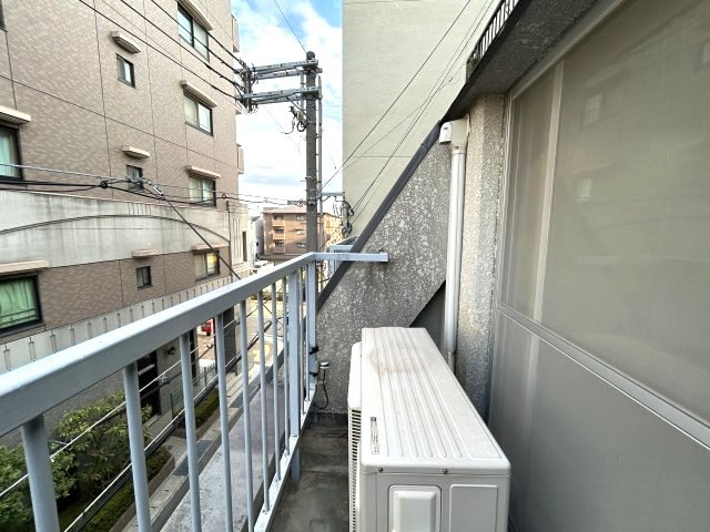 川元ビルのバルコニー