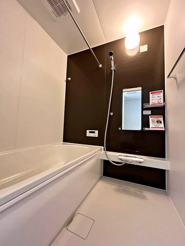 新築戸建・新築建売　伊達市篭田2期　伊達小学校・伊達中学校の浴室|浴室乾燥機付きで簡単に換気が可能です！洗濯物干しもできるので便利！