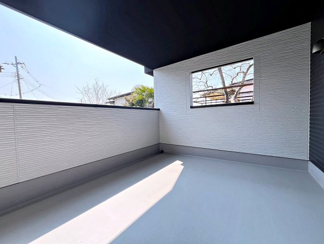 新築戸建・新築建売　伊達市篭田2期　伊達小学校・伊達中学校のバルコニー|天候の急な変化にも柔軟に対応できる快適なインナーバルコニー！
