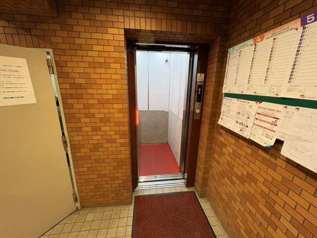 朝日八丁堀マンションのロビー