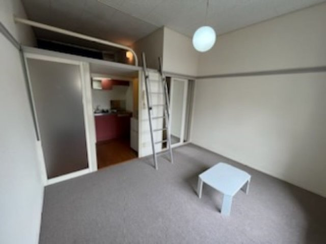 レオパレスシャルマンの居間・リビング|ゆったりとした居間です