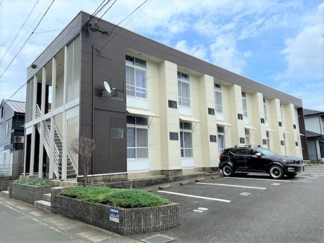 レオパレスシャルマンの外観|外観もきれいです