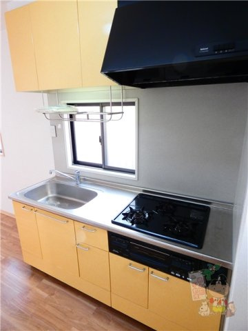 並木町戸建のキッチン