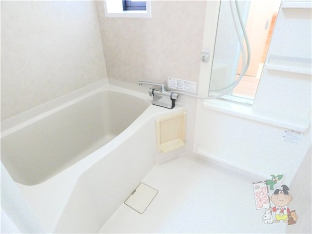並木町戸建の浴室