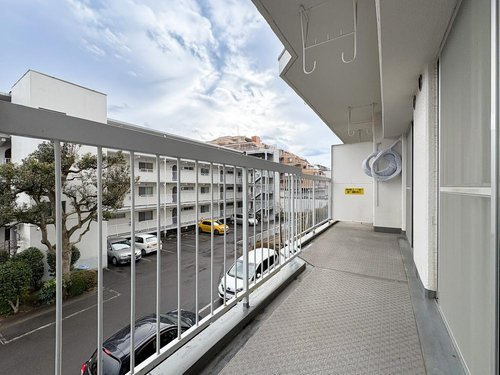 ファミール西八王子Ａ棟のバルコニー|バルコニーがあります