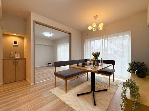 ファミール西八王子Ａ棟の居間・リビング|11帖のゆったりとしたリビングです。