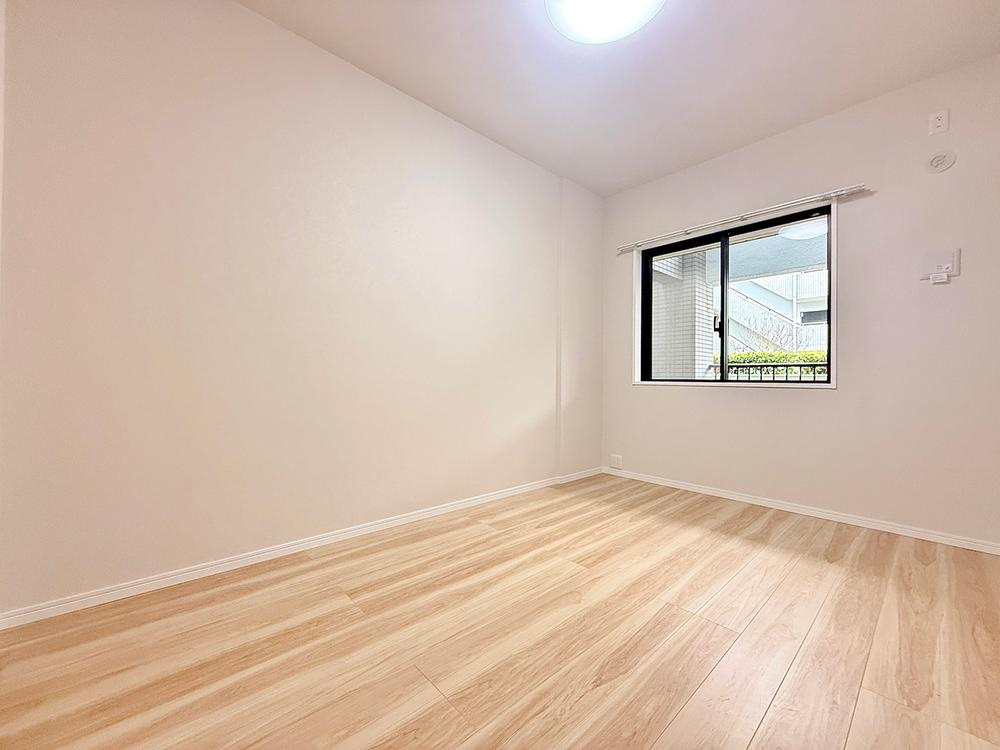 東村山北パークホームズの洋室|綺麗なフローリングの洋室です