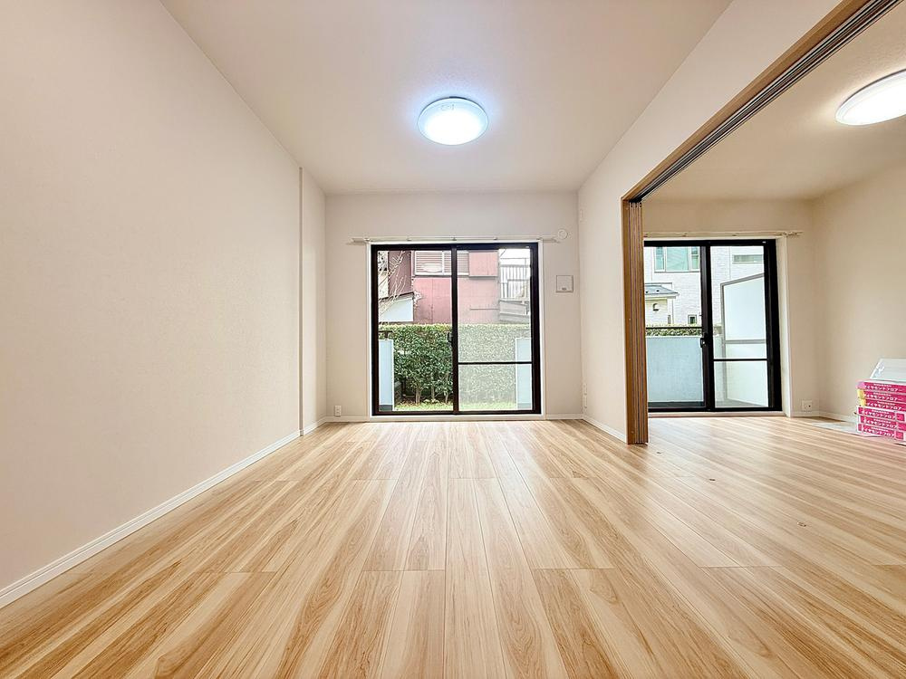 東村山北パークホームズの居間・リビング|こちらの居間で趣味の時間をお楽しみください