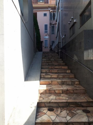 ユーハコート小石川のエントランス