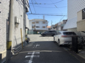 【前面道路含む現地写真】 | 前面道路　公道：約4.4ｍ