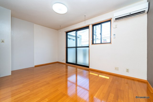 ジェネシスの居間・リビング